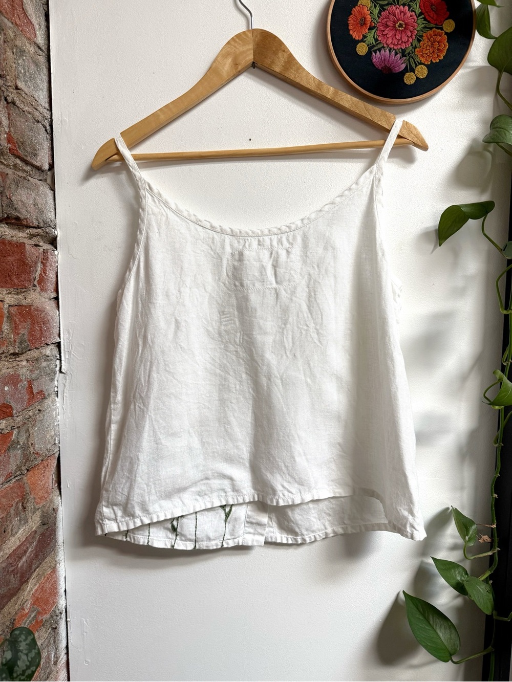 NotPerfectLinen Hand-Embroidered Sorrento | M - Picture 4 of 4